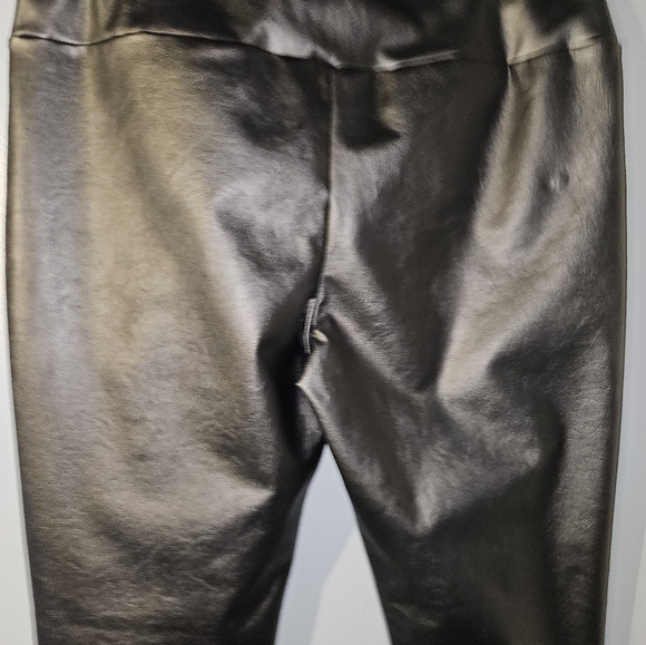 Kendall & Kylie Womans Black Faux Leather Pants Size L - Picture 9 of 10